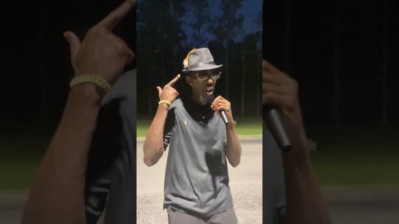 Assista a Mario D. Warren, We Bind, Christian Rap, Christian Producer no YouTube Assista a Mario D. Warren, We Bind, Christian Rap, Christian Producer no YouTube