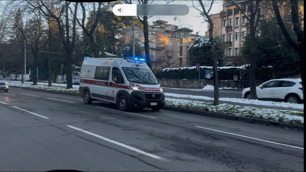 CRI DI BOLOGNA IN SIRENA  (X290 vision ) a Italian Ambulance in syren 