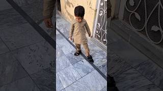 musa ultay shoes pehan k goom raha hai 👞 #baby #musa #cute #viral #cutebaby