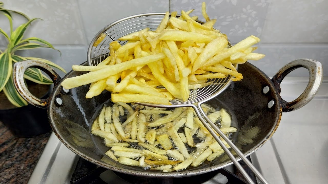 French Fries || Perfect Crispy French Fries 🍟|| फ्रेंच फ्राइज़ Easy Recipe By Farhana Cooking 