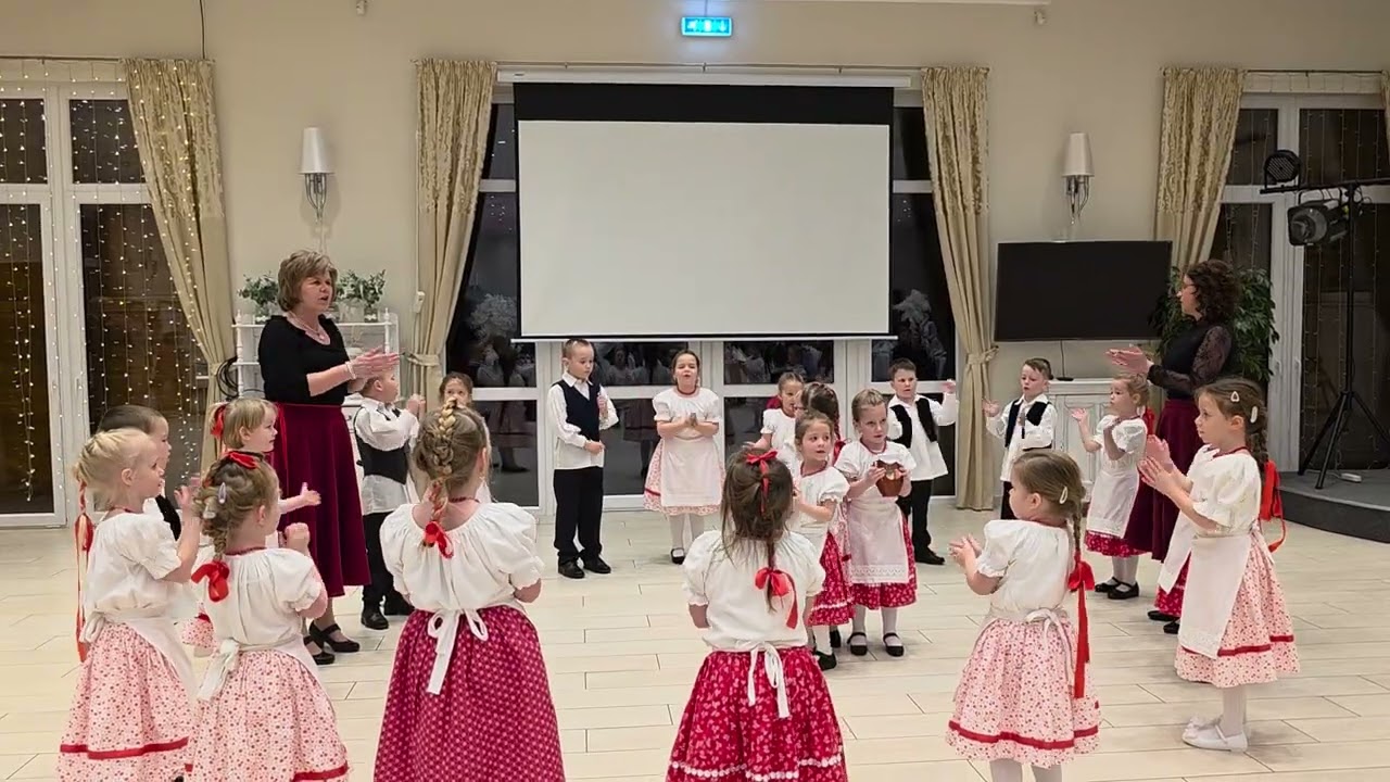Csodavár Óvoda Alapítványi bál 2026.03.07. Néptánc fellépés