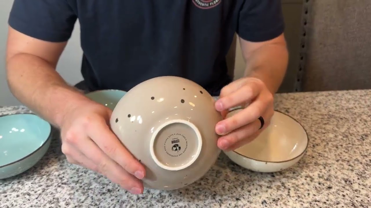 Esfour Round Porcelain Bowls   18 Ounce   Set of 4   Microwave, Oven, Dishwasher Safe Review