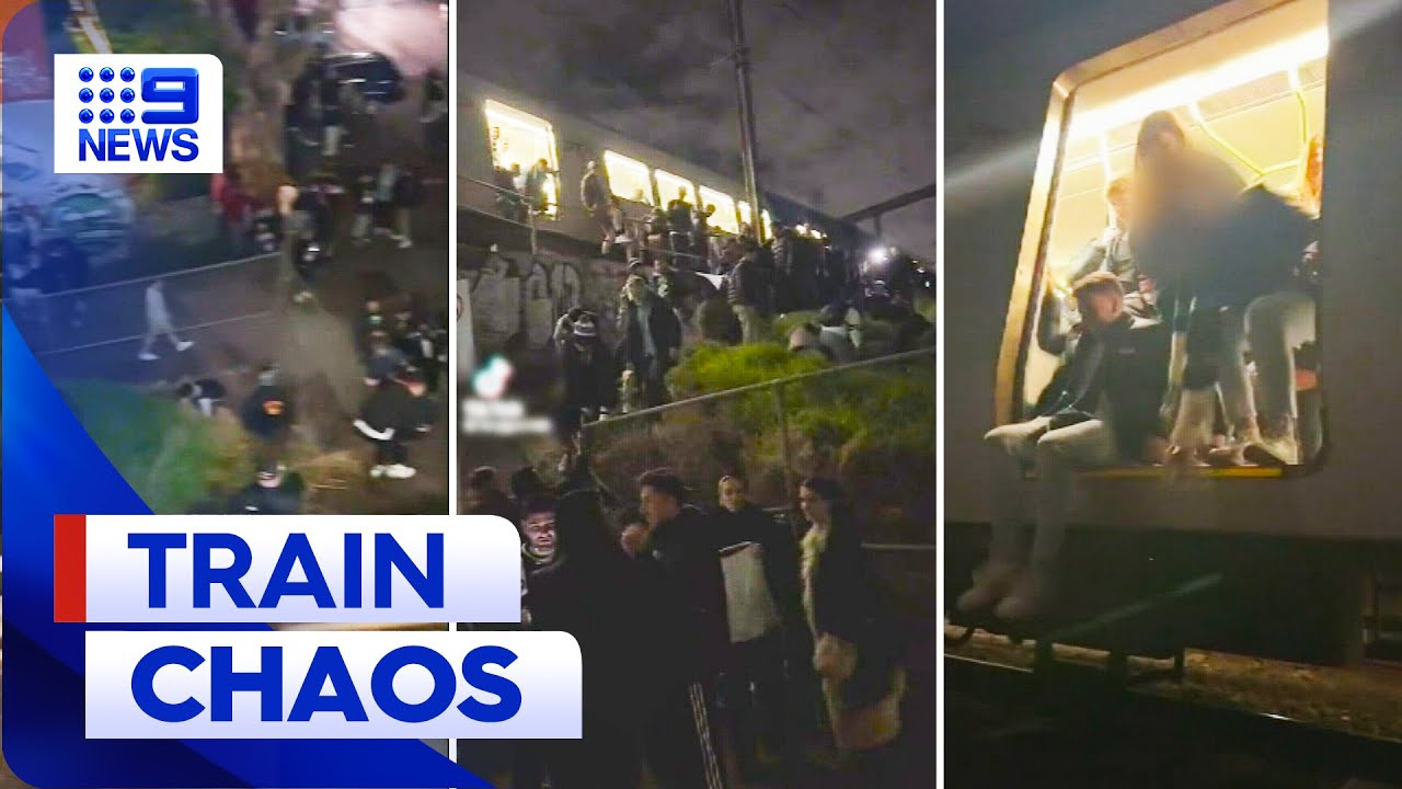 Frustrated commuters took action during train chaos in Melbourne | 9 News Australia