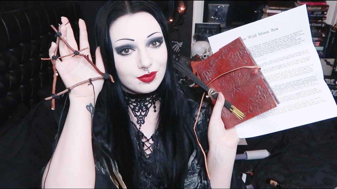 The Moon Box Unboxing! Witchy Subscription Box | Toxic Tears