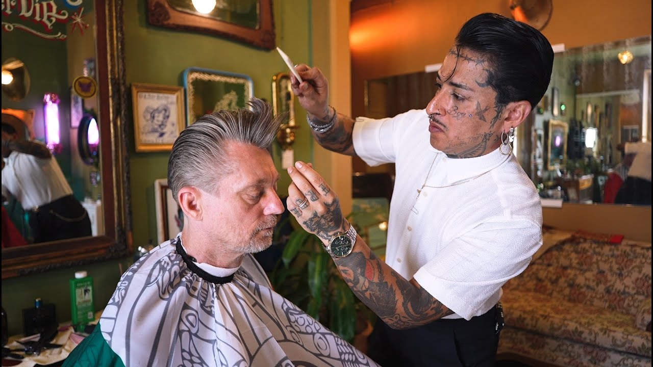 💈 This Oaxacan Barber Gave Me A Classic Pompadour Haircut - How Did It Turn Out?