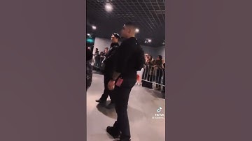 lisa with the bodyguards moments #lisa