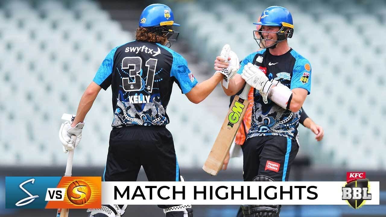 Strikers jump into top five with comfortable win | BBL|11