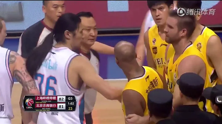 Stephon Marbury and Jimmer Fredette have to be separated during game in China | ESPN