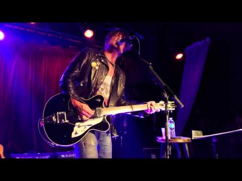 Butch Walker "Bed On Fire" At Smith's Olde Bar 4/5/2016