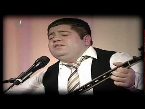 Malek Samo singt „10 Jahre Hier\