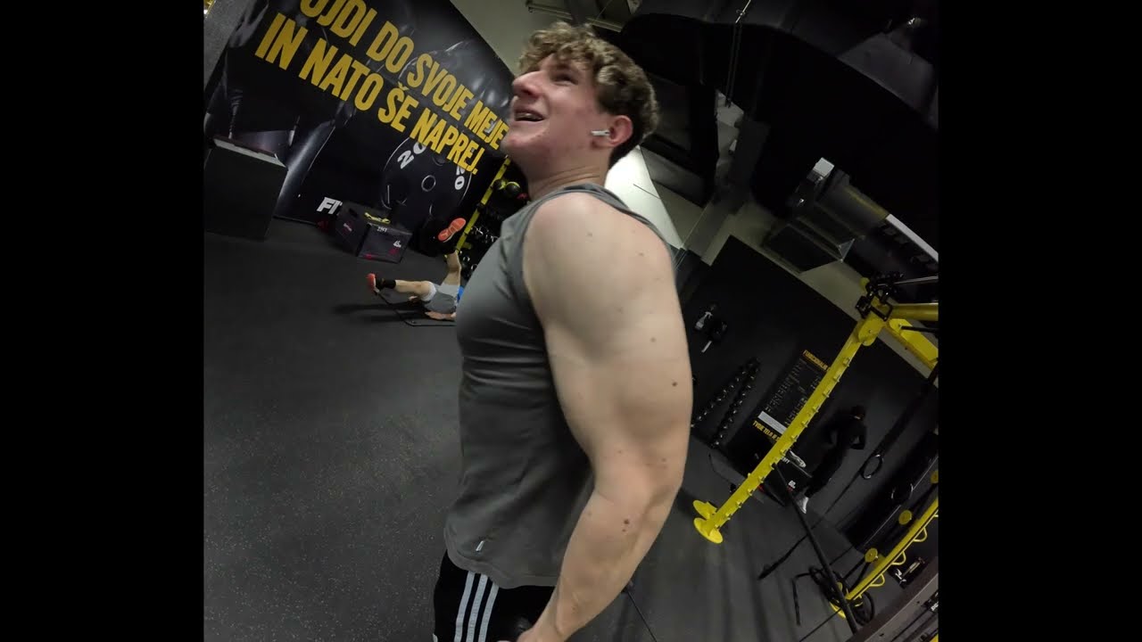 NAJBOLJŠI CHEST DAY? (Road do 315 bench before turning 17)