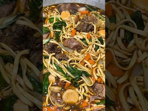 HOW TO COOK SAUCY PANCIT CANTON #lutongilokano #lutongilokano #cookingrecipes #food #asiafood