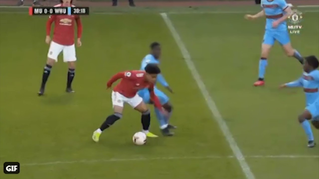 Manchster United u23: 17 year old Shola Shoretire showing West Ham u23 academy players how it's done