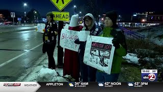 Green Bay community gathers for vigil remembering Minnesota woman shot and killed by ICE
