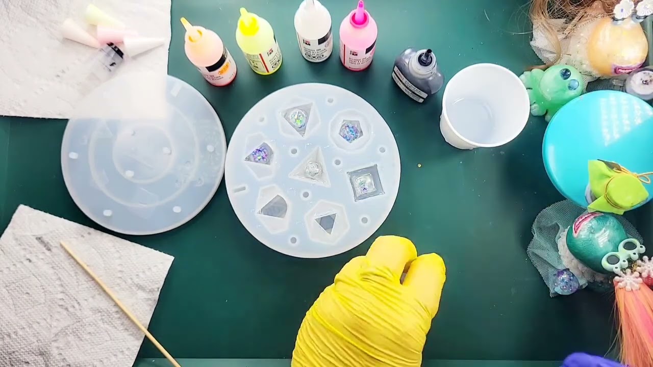 156/ Let's Resin New Dice Mold: Using Water Filled Glass Orbs Inside 