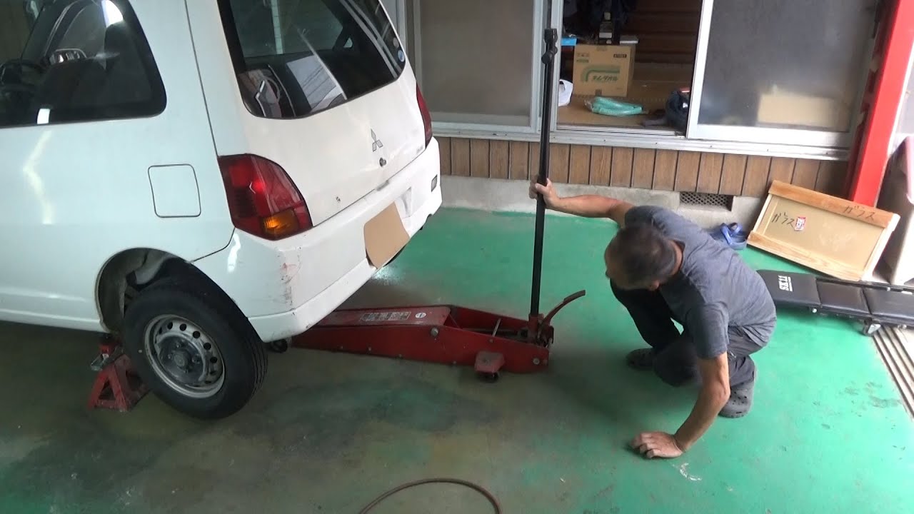 専務の愛車ミニカがぶっ壊れたので一緒に直してみたｗｗｗ