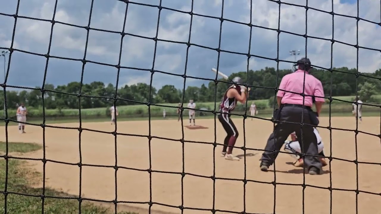 Gabi Burns hits a 3 run home run with the mizuno crbn1. 14u girls softball.