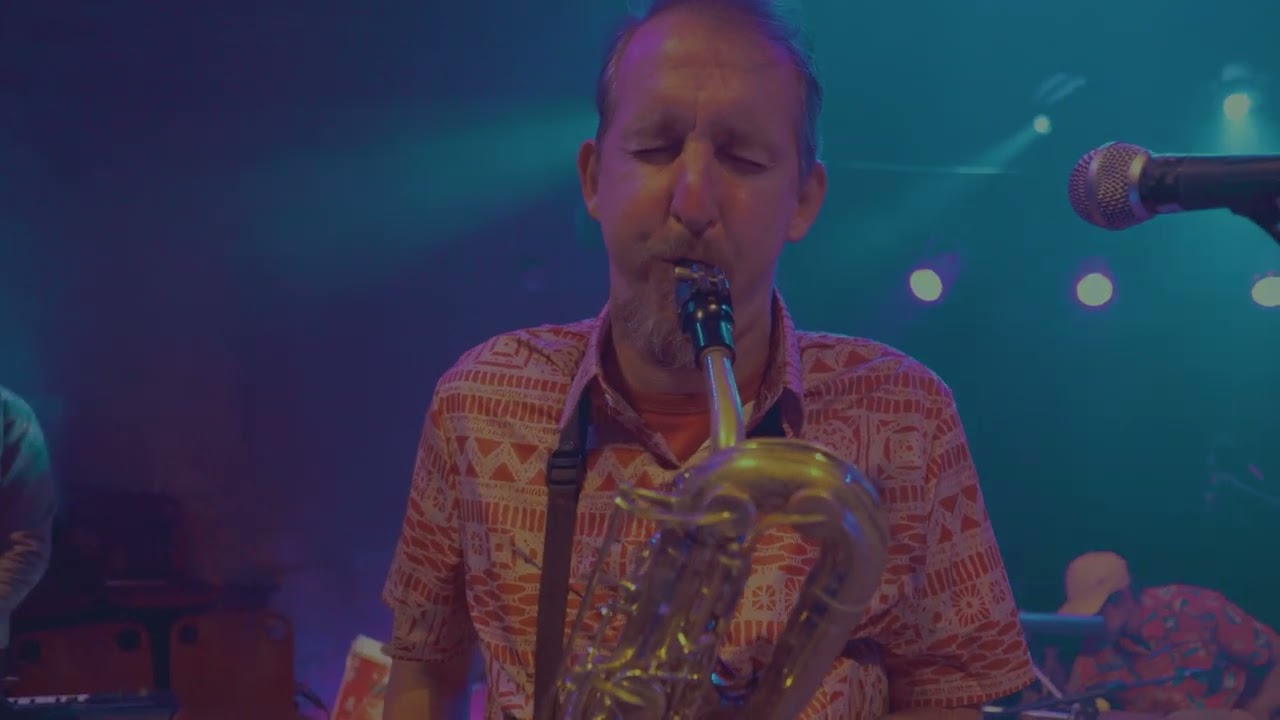 Urucum - De Noite Na Trilha (Teatro Paiol)