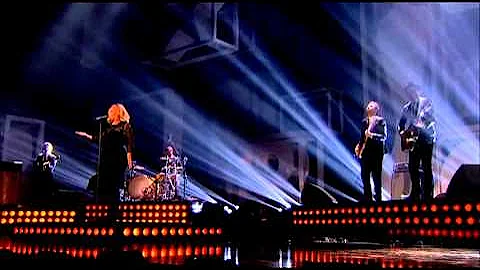 Adele - Rolling in the Deep (Brit Awards 2012) HQ