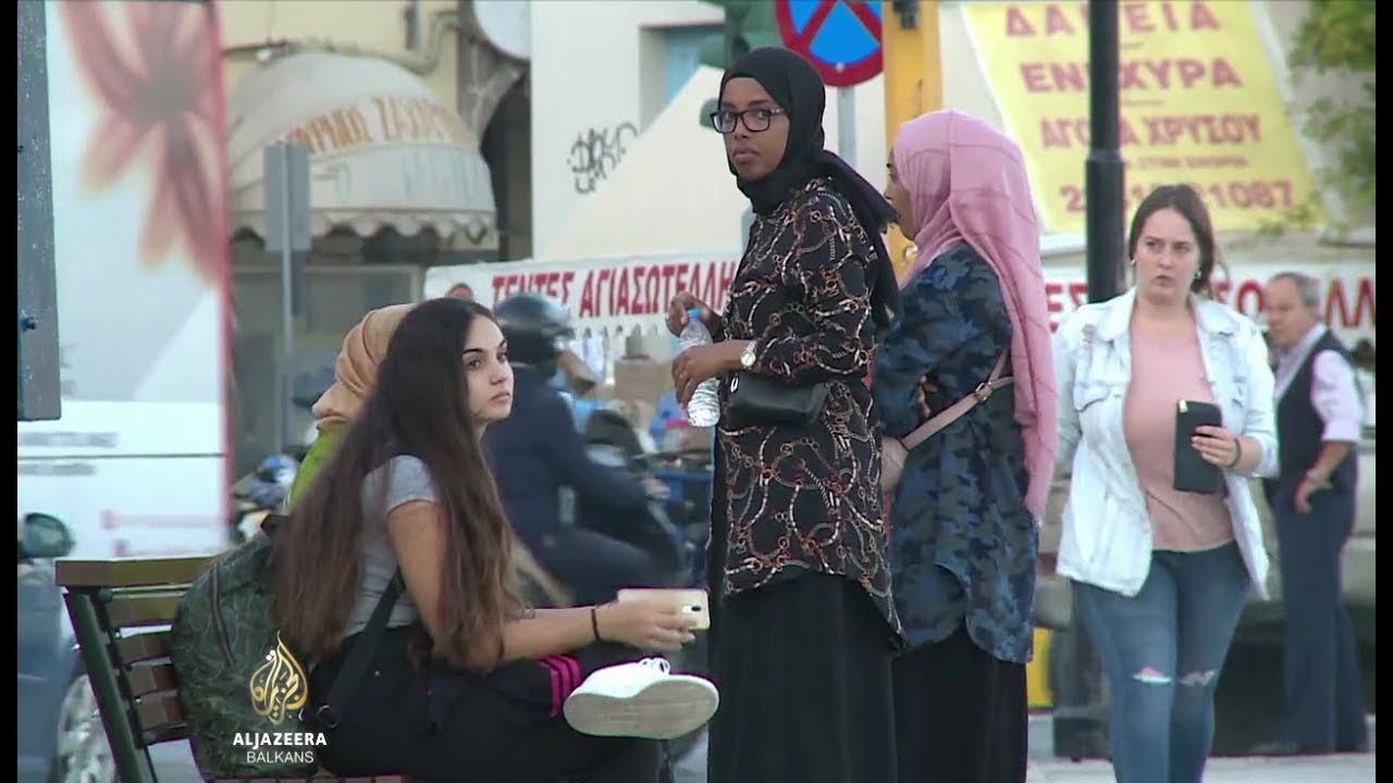 اليونانيون سئموا من أزمة اللاجئين