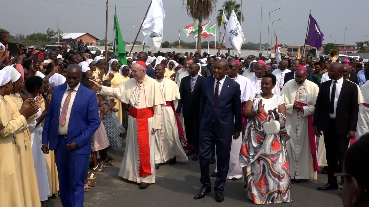 VATICAN /BURUNDI : LE CARDINAL PIETRO PAROLIN AU BURUNDI : SON ARRIVÉE ET ACCEUIL À L 'AEROPORT