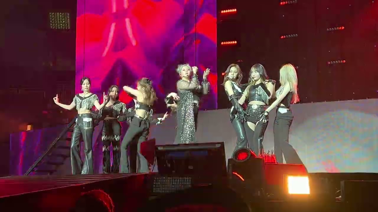TWICE(트와이스) I CAN'T STOP ME | 4th WORLD TOUR III | New York | Day 2 [FANCAM] 220227