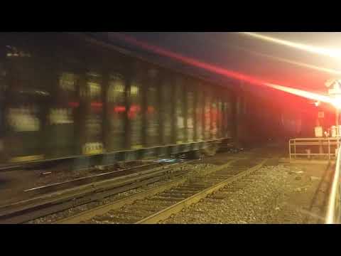 LIRR NYAR : 3 engines on the RS51 261/268/270 through mineola on a windy cold night