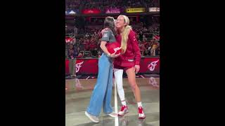🤩 Lexie Hull gifted race car driver Katherine Legge a team signed basketball | Indiana Fever WNBA