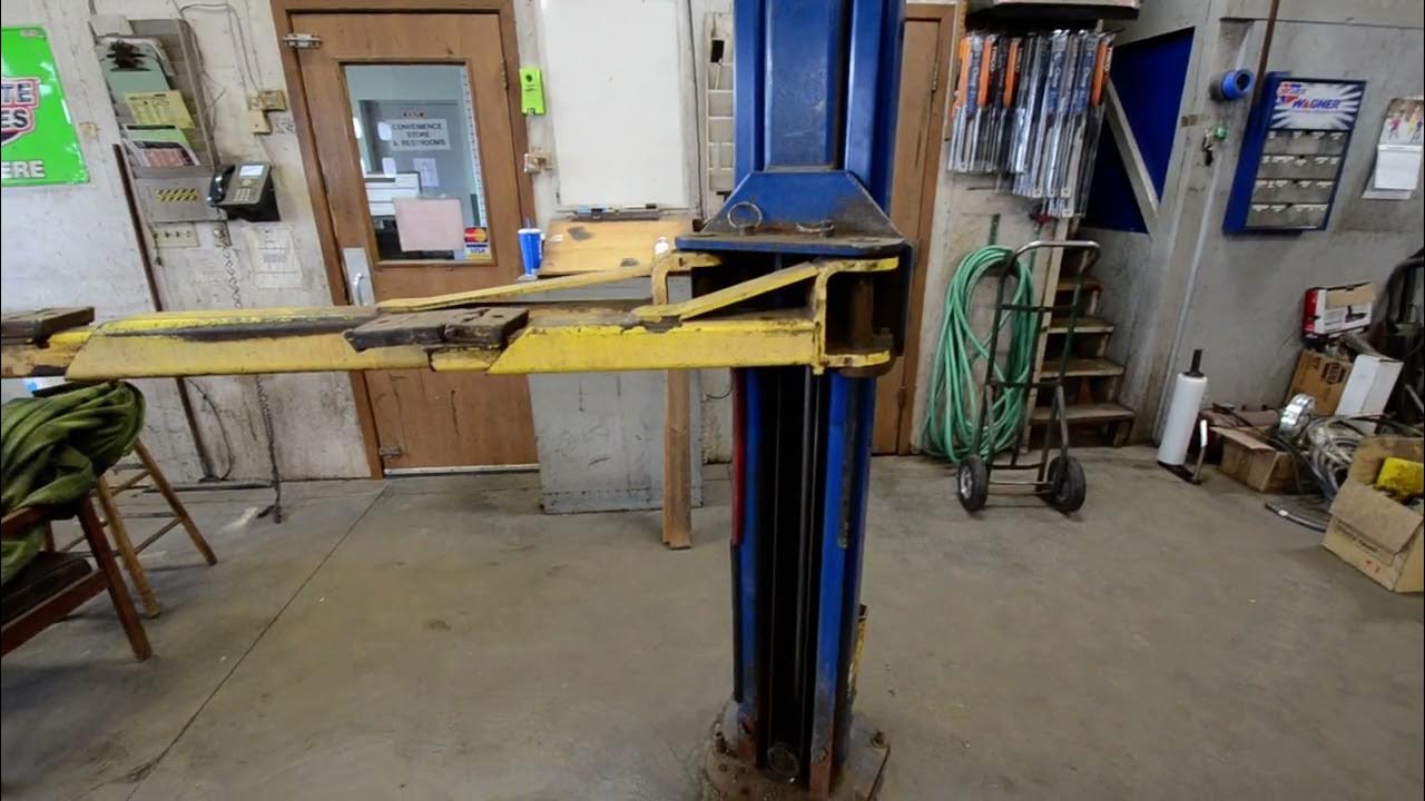 Rotary Two Post Asymmetrical Automotive Lift Model: SPOA9-200 - YouTube