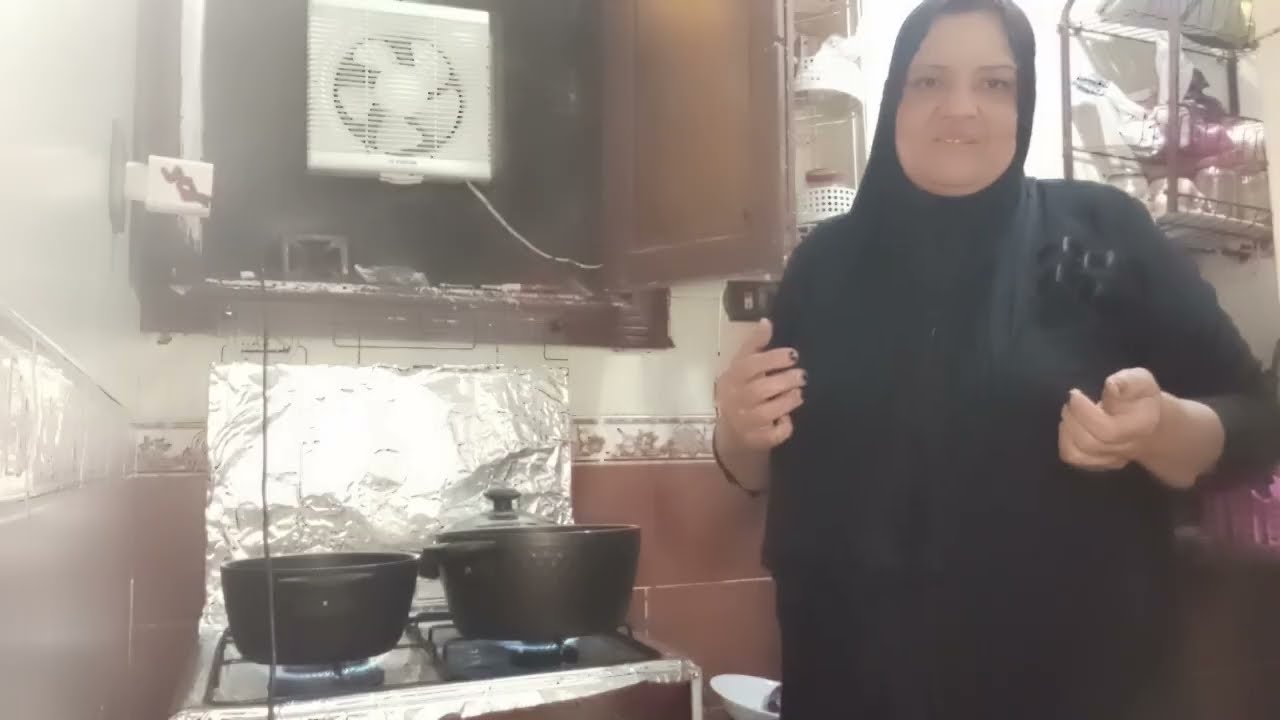 اجمل اكله مع ماما مني علا قد الايد