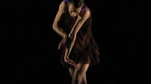 Amy Hollingsworth in Rafael Bonachela's 'Irony Of ...