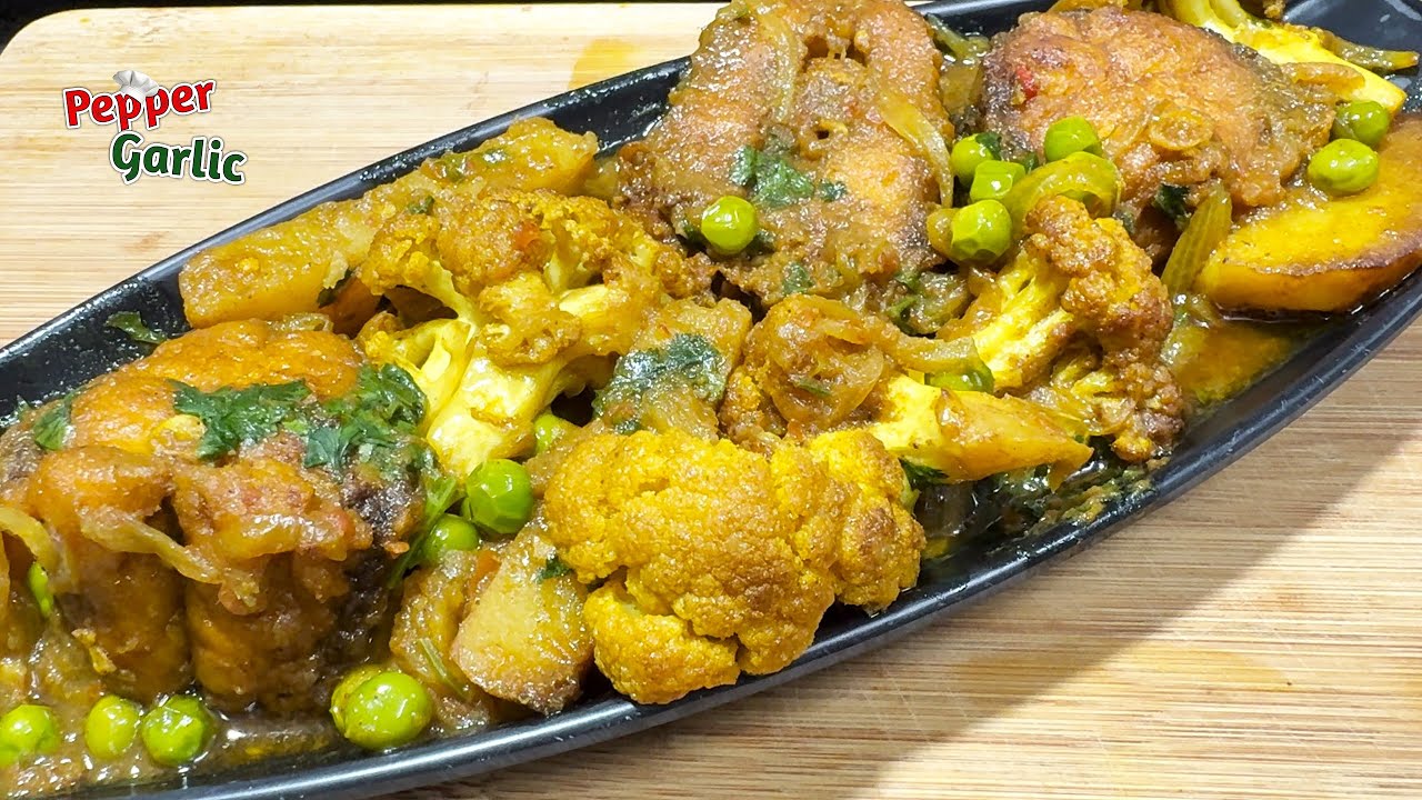 ফুলকপি ও আলু দিয়ে রুই মাছের রেসিপি | Rui Fish Curry with Cauliflower & Potato 