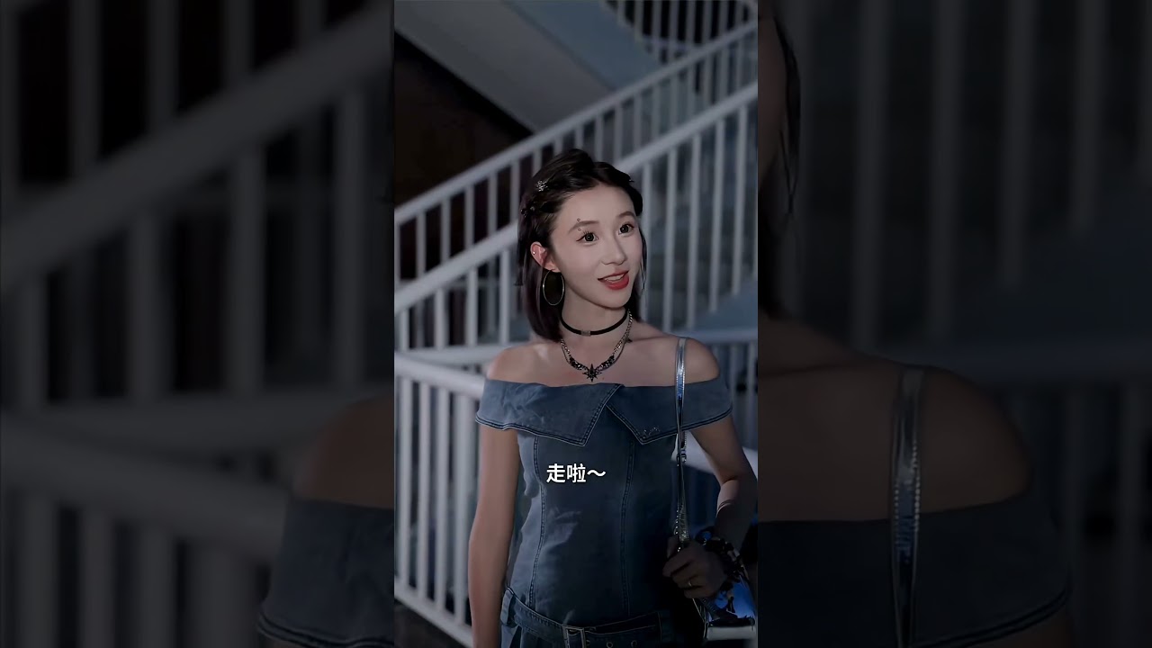 BUS M HEADPHONE CONNECT HOGAYA EK DUSHRE KA 