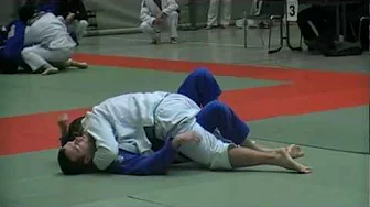 BJJ Coupe de FLANDRE 2012 (combat kimono) -76KG - Deltenre Damien 1er match