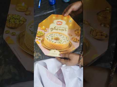 ghewar pasand h kya apko😁 #ghewar #food#sweets #sawanspecial #youtubeshort