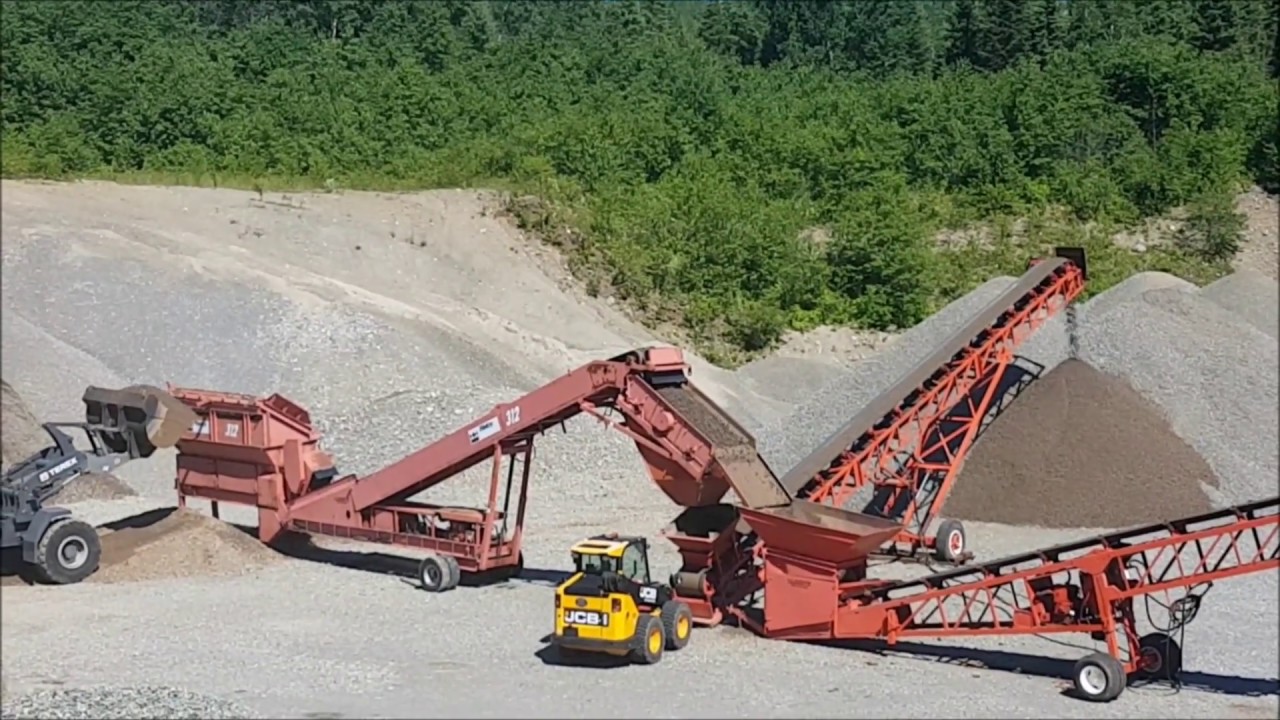 H.R. Contracting & Equipment - Screening Gravel - Larder Lake, ON