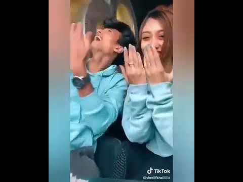 بهوايه انت قاعده معايا عينيك لي يا مرايا انت بقلب العين