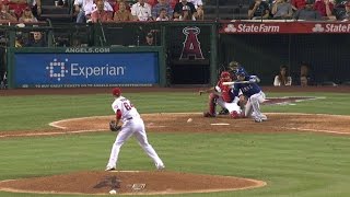 TEX@LAA: Hamilton scores on squeeze bunt in the 7th