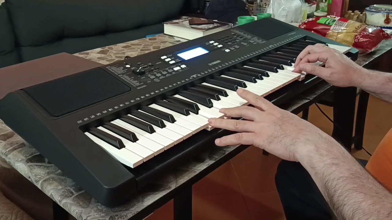 Музикални уроци на синтезатор.