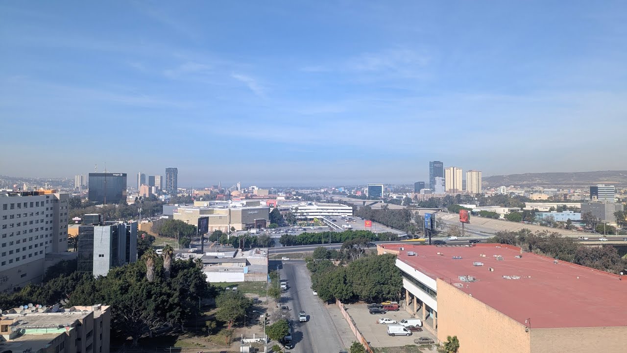 ASI DE PRECIOSA es Tijuana 4K EXPLORACIÓN URBANA de altura #trip #suscribe #usa #travel #4k #México 