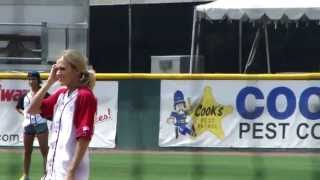 Carrie Underwood - City of Hope Softball Game