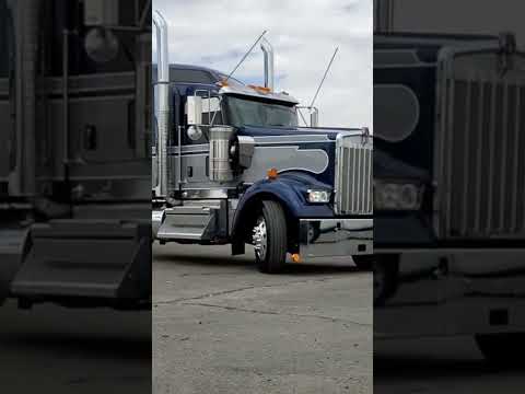 Kenworth W900