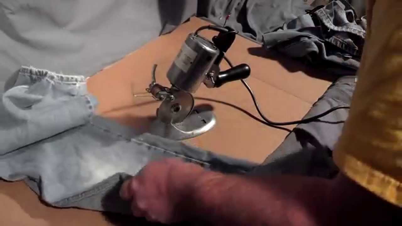 Commerical Consew Electric Cloth Cutter Model 515 sn 27170 cutting