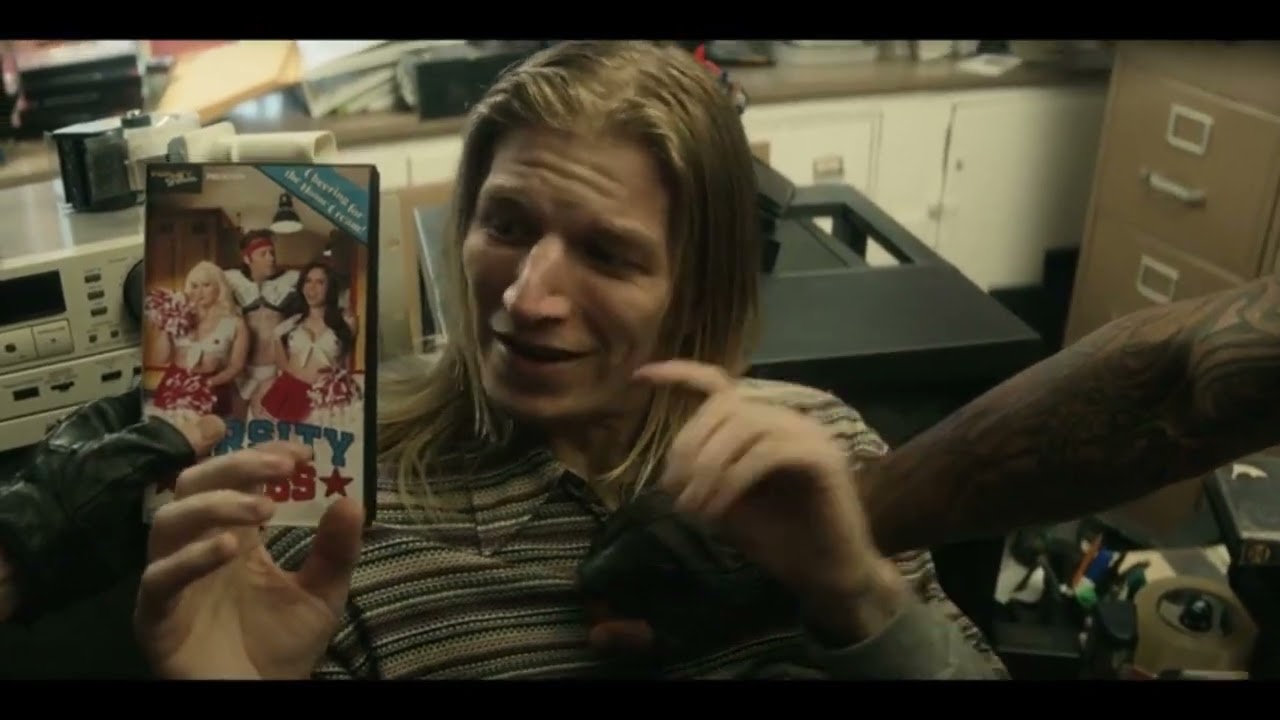 Pam & Tommy Lee hires a biker gang to Recover the tape scene