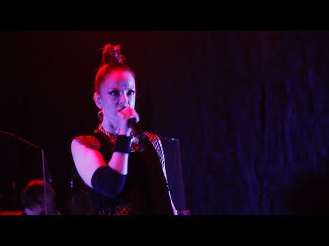 Garbage singer Shirley Manson Backstage Interview - YouTube