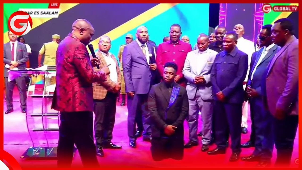 RAYVANNY AIBUKA kwa MWAMPOSA USIKU - APIGA MAGOTI - AOMBEWA KATIKATI ya MKESHA wa CHAKO ni CHAKO...