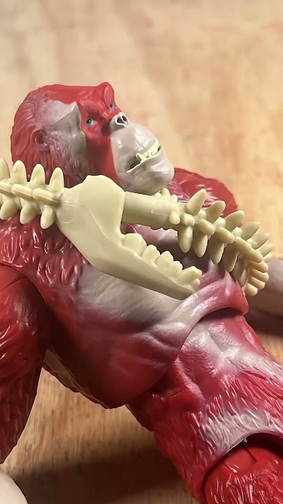 Skar King gets beat up 🤕 #stopmotion #godzilla #godzillaxkongthenewempire #skarking #hiyatoys #toho