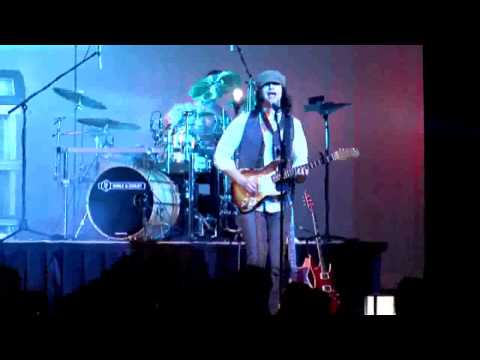 DECEMBERADIO   Be Alright (Live)
