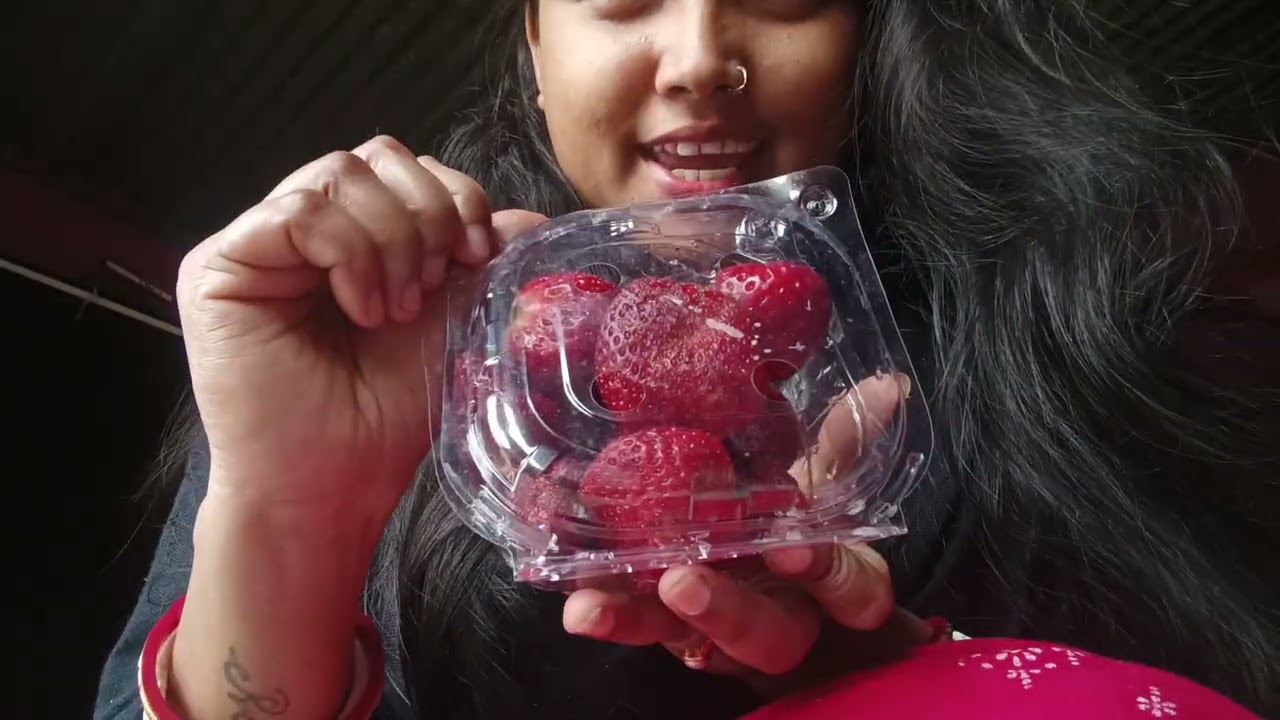  My first block   Wow, 🍓🍓🍓 strawberry kaun-kaun khana Chahta Hai life like subscribe please🍓🍓
