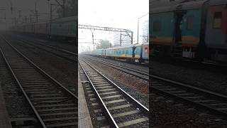 4 hours+ late running 18030 Shalimar - LTT Express slowly skips Thakurli #train #thakurli #crossing
